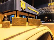 PRF prende pai e filha transportando cocaína e maconha em Sarandi