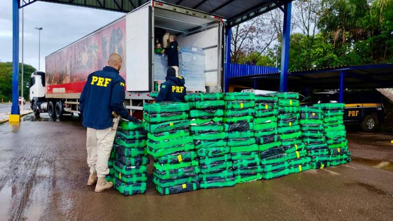 PRF prende traficante com mais de 1 tonelada de maconha escondida em caminhão frigorífico em Sarandi