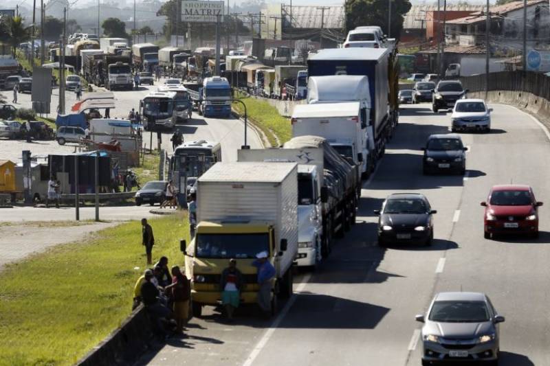 Governo cogita novo valor de auxílio a caminhoneiros, que pode chegar a R$ 1 mil