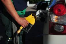 Governo do RS anuncia redução do ICMS da gasolina, energia elétrica e telecomunicações