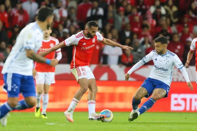 No Beira-Rio, Inter vence o Cruzeiro por 1 a 0 e sobe na tabela do Campeonato Brasileiro