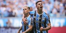 Grêmio vence Atlético-GO de virada e se afasta do Z-4 do Brasileirão