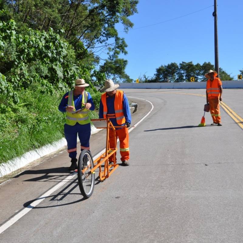 DNIT conduz ensaios para avaliar a qualidade do pavimento na BR-285, na Serra da Rocinha