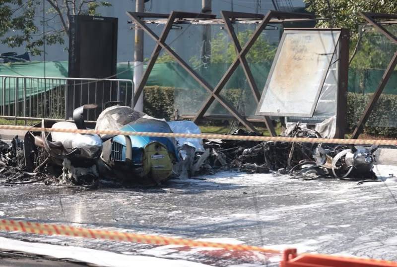 Avião que viria a Porto Alegre cai e ao menos duas pessoas morrem em SP