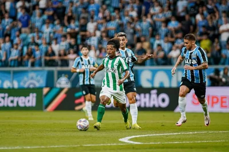 Grêmio bate Juventude por 2 a 1 e sai em vantagem nas semifinais do Campeonato Gaúcho
