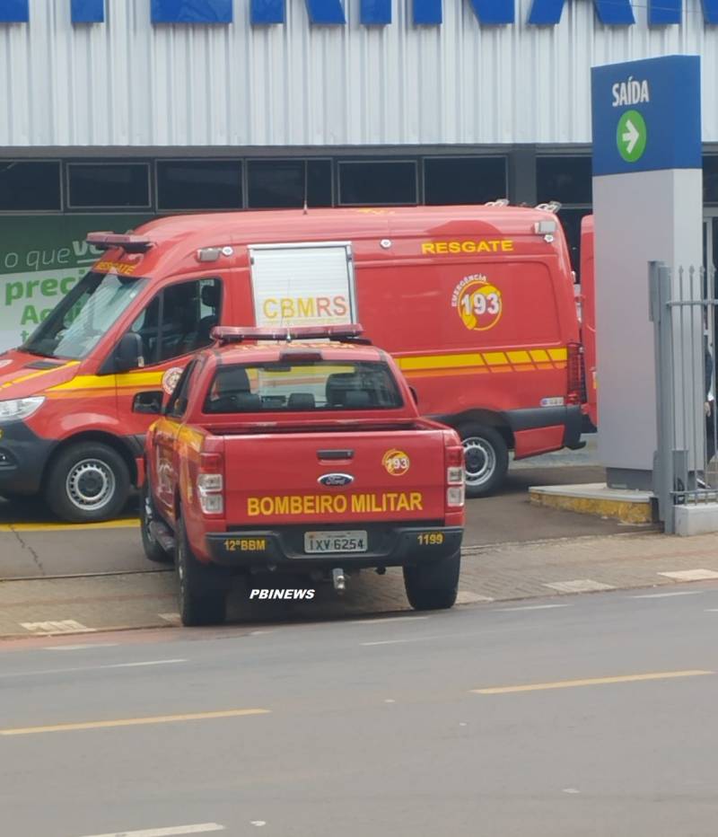 Bombeiros e o SAMU realizaram resgate de emergência em uma loja no centro de Panambi