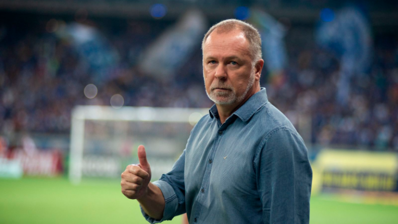 Grêmio acerta a contratação do técnico Mano Menezes