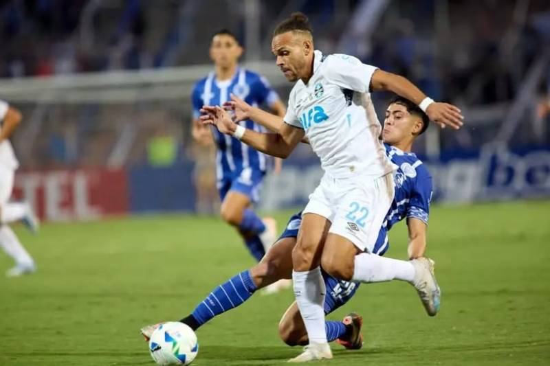 Jogando na Argentina, Grêmio empata em 2 a 2 com o Godoy Cruz pela Copa Sul-Americana