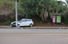 Veículo colide em poste no centro de Panambi