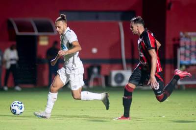 Brasileirão: Grêmio empata em 1 a 1 com o Vitória e sobe para o 18º lugar
