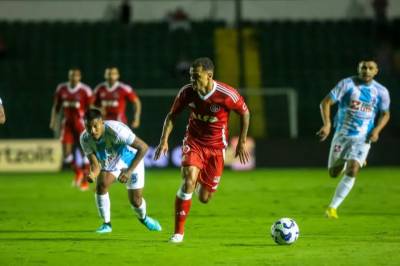 Em noite de pênaltis perdidos, Inter vence o Maracanã e avança para as oitavas de final da Copa do B