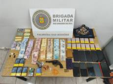 Homem é preso por tráfico de drogas, corrupção de menores e posse de arma em Palmeira das  Missões