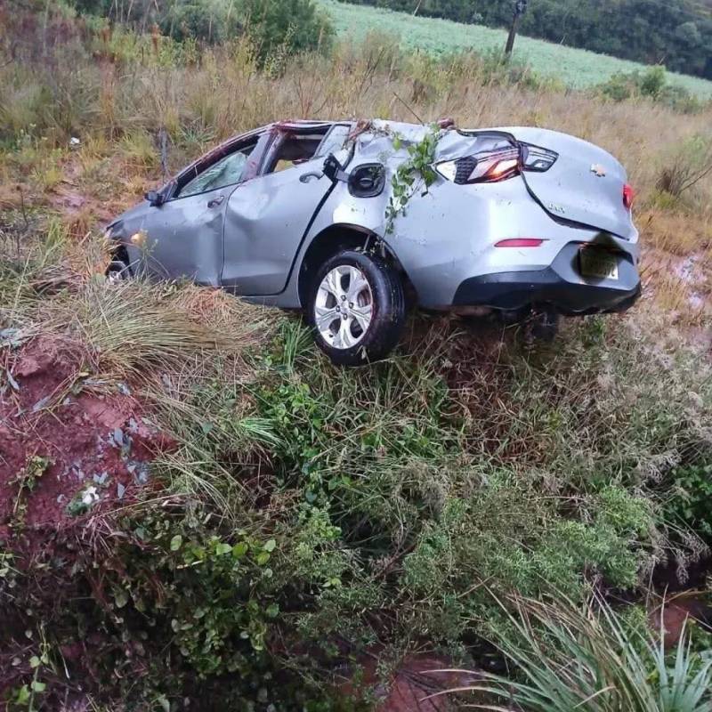 Saída de pista deixa vítima fatal na BR-158 em Pejuçara