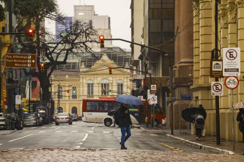 Quarta-feira terá tempo nublado e chance de chuva em parte do RS