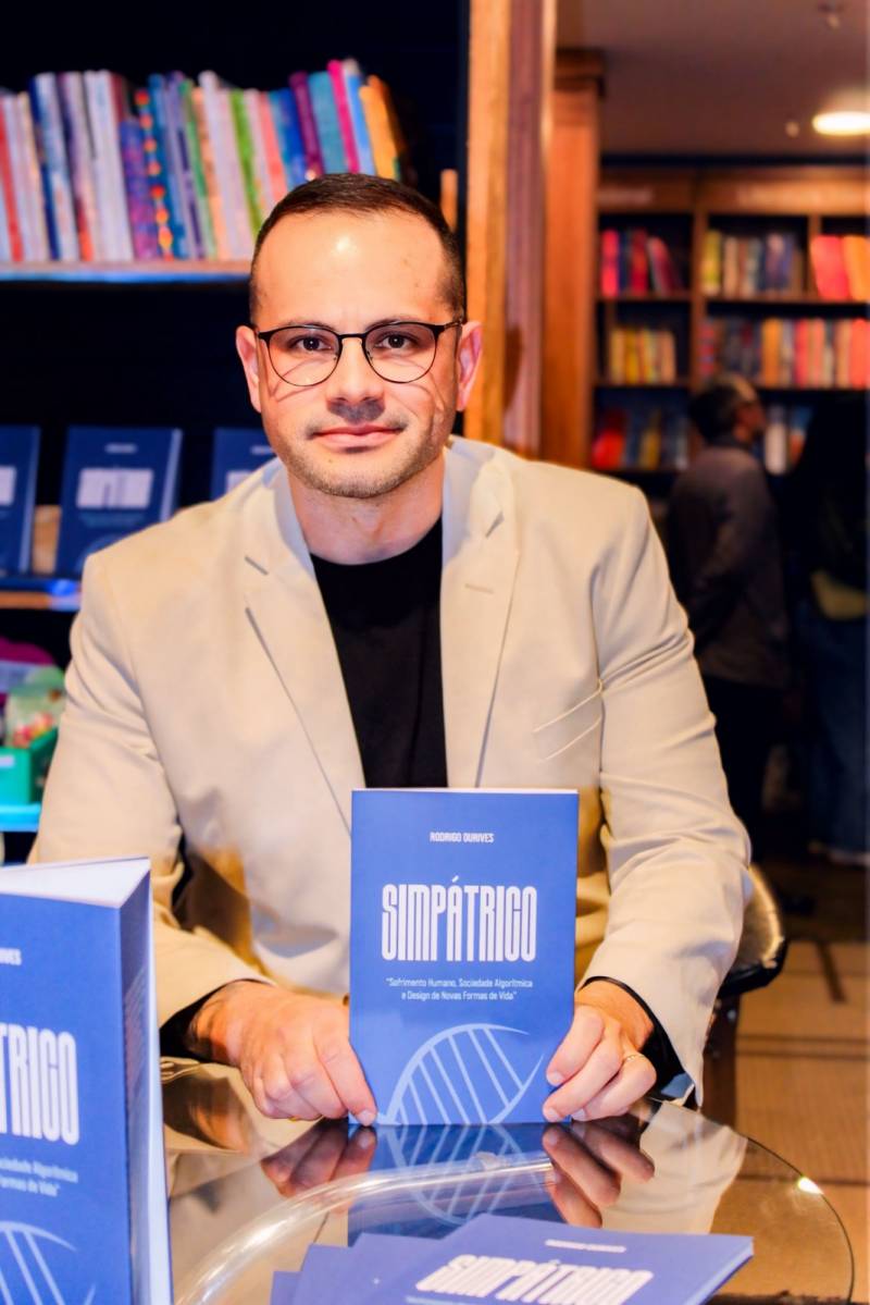 Ex-gerente do SENAI em Panambi lança livro sobre sociedade algorítmica